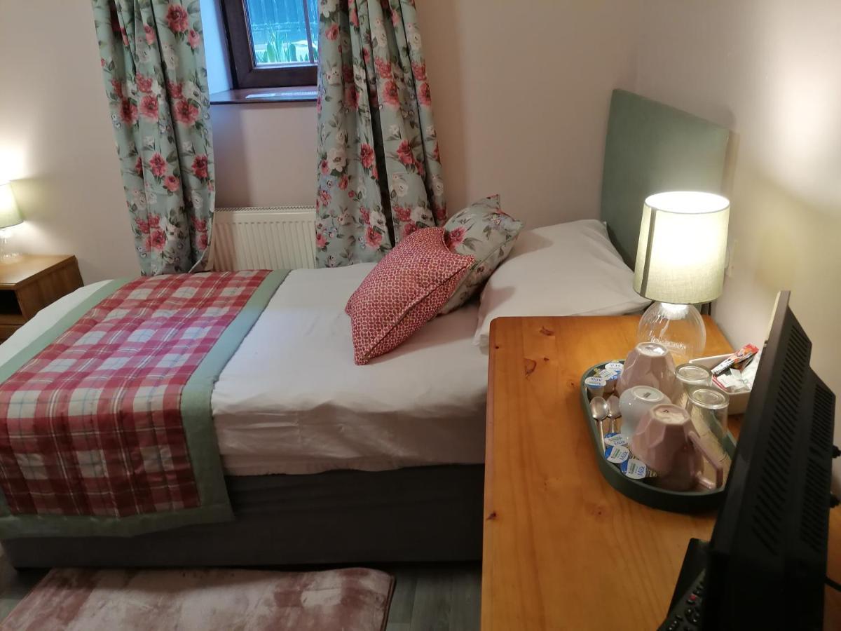 Stag Coach House Hotel Carmel Luaran gambar