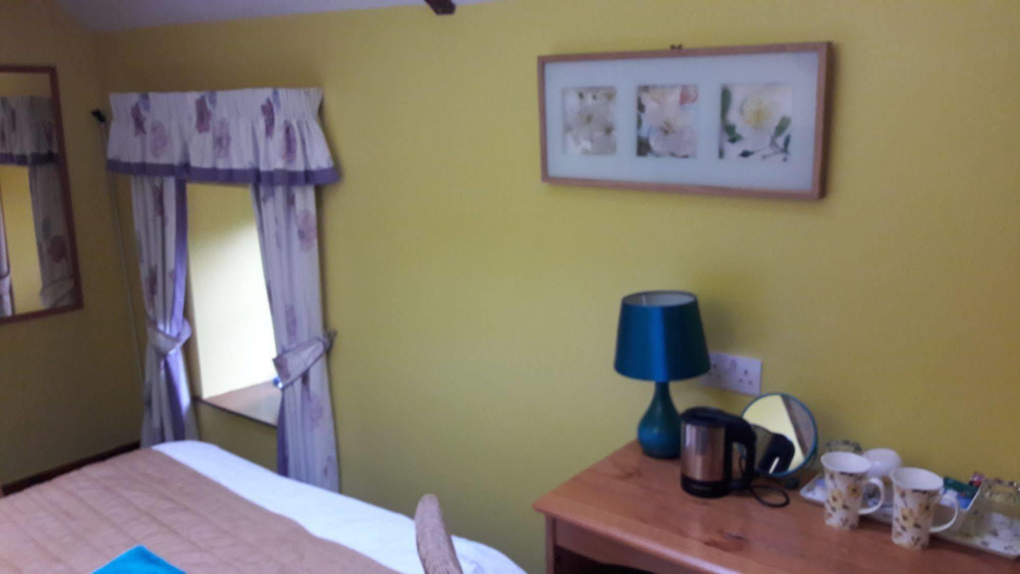 Stag Coach House Hotel Carmel Luaran gambar